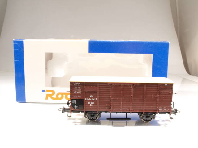 Model zavřeného vozu Roco 47646
